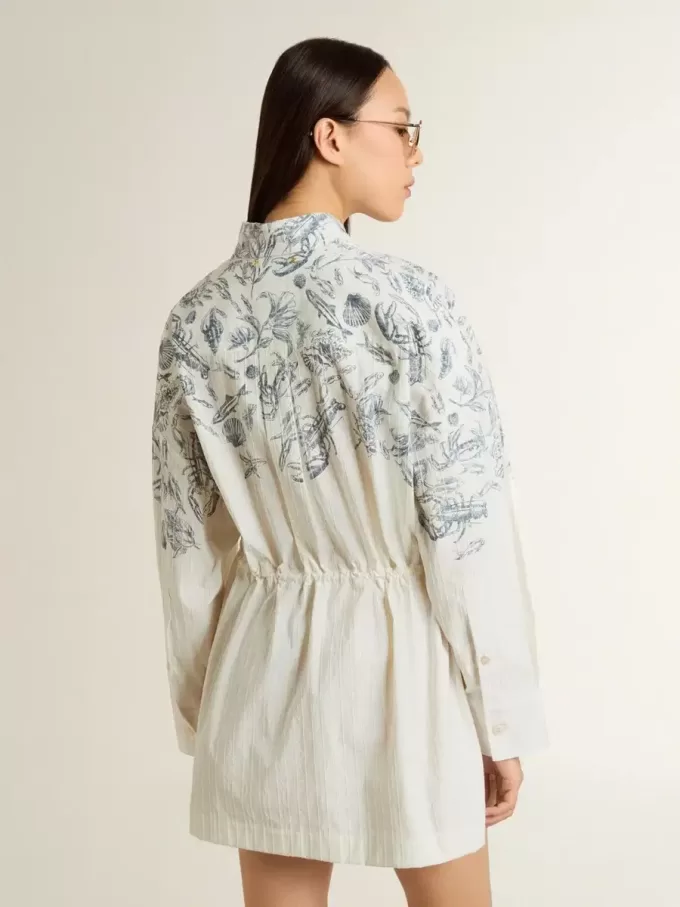 Abito corto da donna in cotone a righe bianche con stampa blu marino