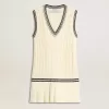 Abito da donna in cotone bianco consumato con bordi blu scuro e cristalli
