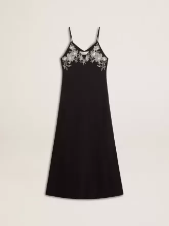 Abito nero da donna con ricami