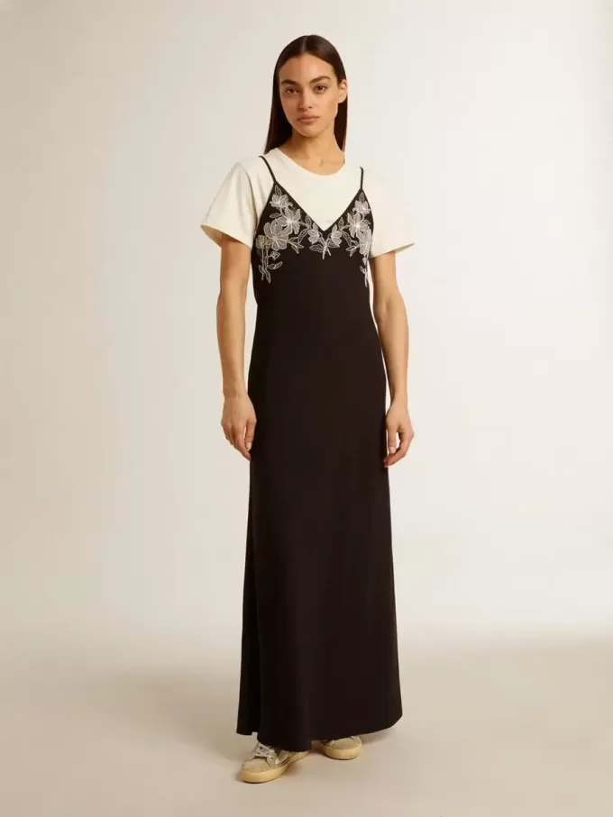 Abito nero da donna con ricami