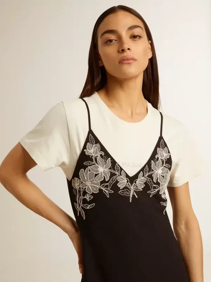 Abito nero da donna con ricami