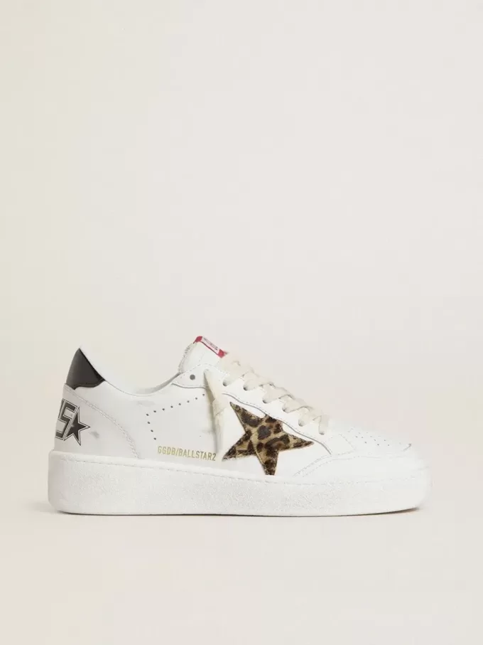 Ball Star con stella in pelle di cavallino leopardata e linguetta sul tallone in pelle laminata nera