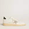 Ball Star con stella in pelle scamosciata grigio ghiaccio e linguetta sul tallone in pelle blu