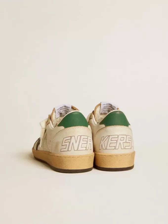 Ball Star da donna con stella in pelle nera e linguetta sul tallone in pelle verde Ball Star da donna con stella in pelle nera e linguetta sul tallone in pelle verde