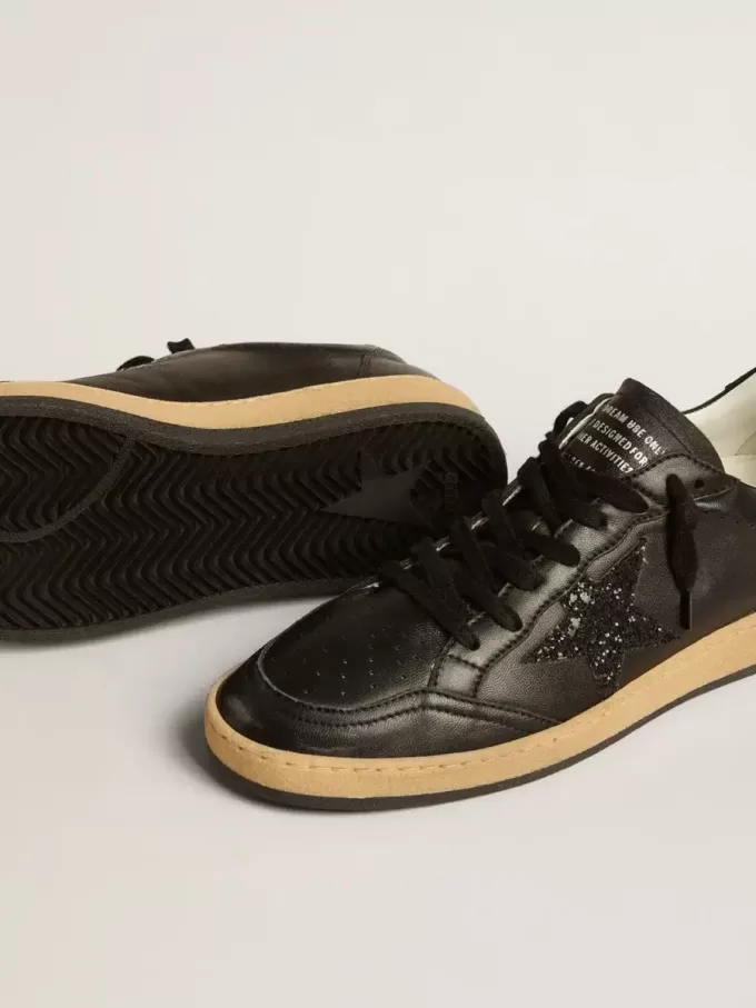 Ball Star da donna in nappa nera con stella glitterata nera e linguetta in camoscio sul tallone