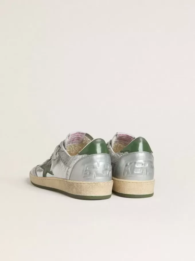 Ball Star da donna in nylon argentato con stella e linguetta sul tallone in pelle verde Ball Star da donna in nylon argentato con stella e linguetta sul tallone in pelle verde