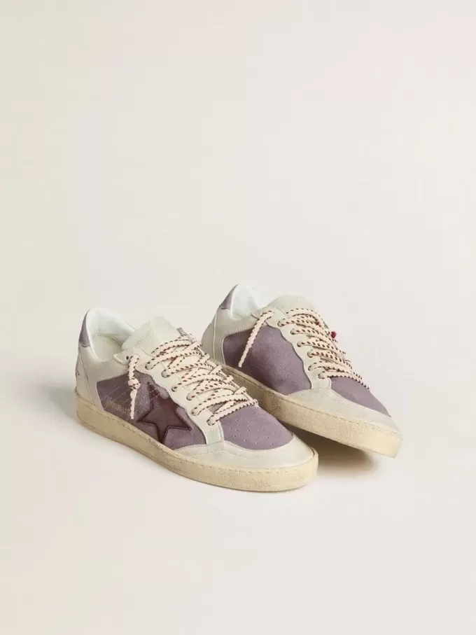 Ball Star da donna in pelle scamosciata lilla con stella in pelle bordeaux e linguetta sul tallone in pelle scamosciata lilla Ball Star da donna in pelle scamosciata lilla con stella in pelle bordeaux e linguetta sul tallone in pelle scamosciata lilla