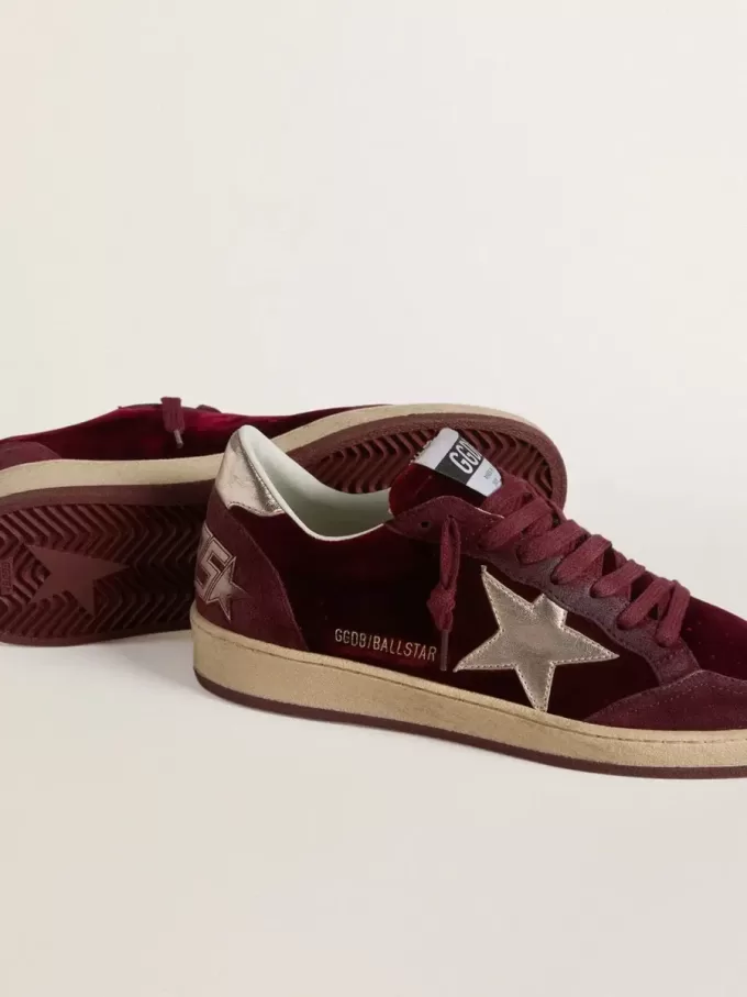 Ball Star da donna in velluto bordeaux con stella e linguetta sul tallone in pelle metallizzata dorata