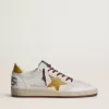 Ball Star da uomo in pelle nappa bianca con stella e linguetta sul tallone in pelle gialla con stampa animalier