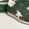 Ball Star da uomo in pelle scamosciata verde con stella e linguetta sul tallone in pelle bianca Ball Star da uomo in pelle scamosciata verde con stella e linguetta sul tallone in pelle bianca