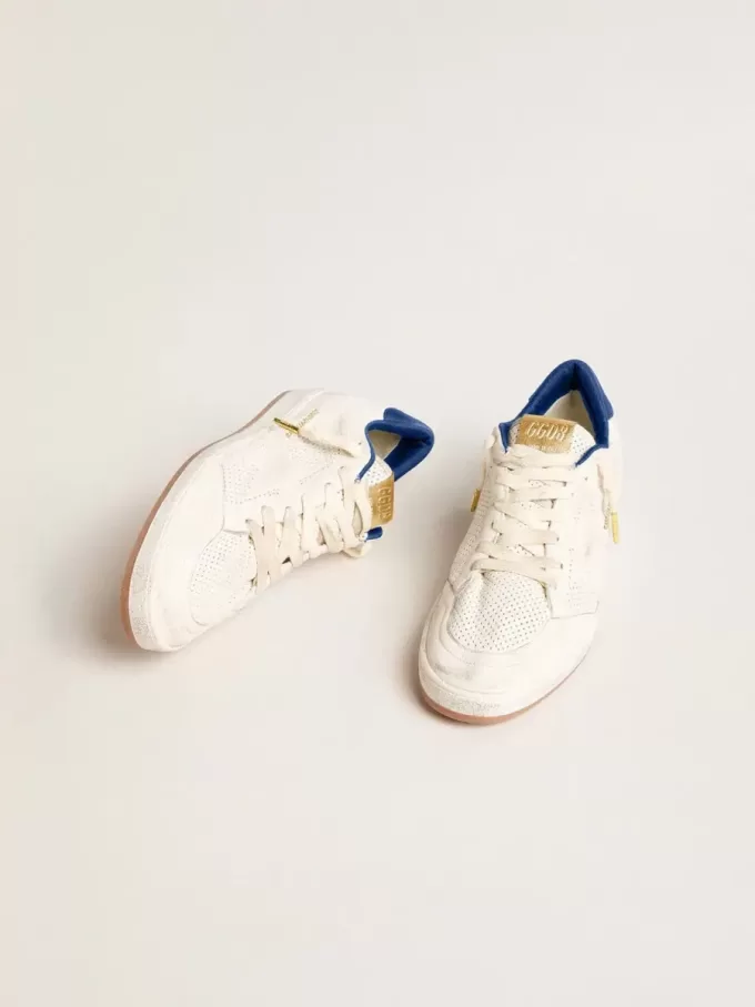 Ball Star in nappa traforata con stella bianca e linguetta sul tallone in nylon blu Ball Star in nappa traforata con stella bianca e linguetta sul tallone in nylon blu