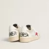 Ball Star in nylon e mesh bianco con stella in nylon rosso e linguetta sul tallone in pelle bianca