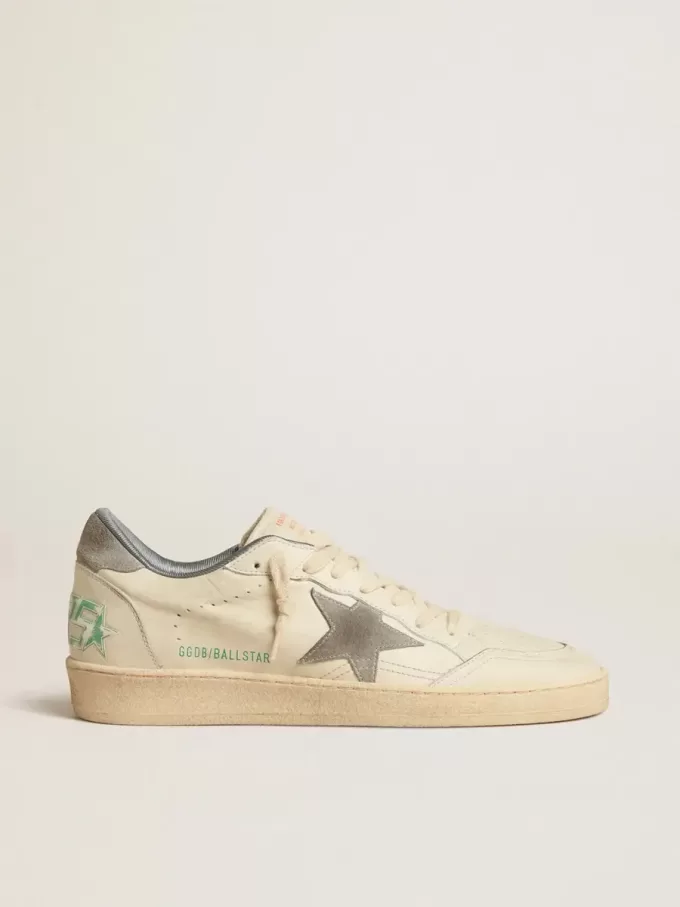 Ball Star in pelle nappa con stella e linguetta sul tallone in pelle scamosciata grigia Ball Star in pelle nappa con stella e linguetta sul tallone in pelle scamosciata grigia