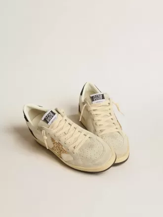 Ball Star LTD da donna in nappa e pelle scamosciata con stella glitterata e linguetta nera sul tallone Ball Star LTD da donna in nappa e pelle scamosciata con stella glitterata e linguetta nera sul tallone