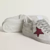 Ball Star LTD da uomo con stella rossa e linguetta argentata sul tallone Ball Star LTD da uomo con stella rossa e linguetta argentata sul tallone