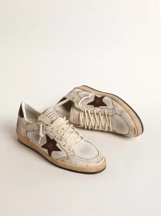 Ball Star LTD da uomo in pelle ecru e mesh bianco con stella marrone Ball Star LTD da uomo in pelle ecru e mesh bianco con stella marrone