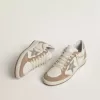 Ball Star LTD in pelle nappa bianca e pelle scamosciata rosa antico con stella e linguetta sul tallone in pelle metallizzata argento Ball Star LTD in pelle nappa bianca e pelle scamosciata rosa antico con stella e linguetta sul tallone in pelle metallizzata argento