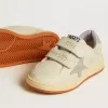 Ball Star Teen in pelle bianca con stella azzurro polvere e linguetta sul tallone