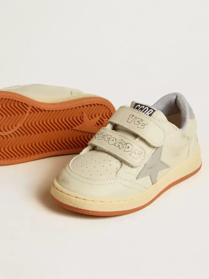 Ball Star Teen in pelle bianca con stella azzurro polvere e linguetta sul tallone