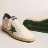 Ball Star Wishes da uomo in nappa bianca con stella e linguetta sul tallone in pelle verde Ball Star Wishes da uomo in nappa bianca con stella e linguetta sul tallone in pelle verde