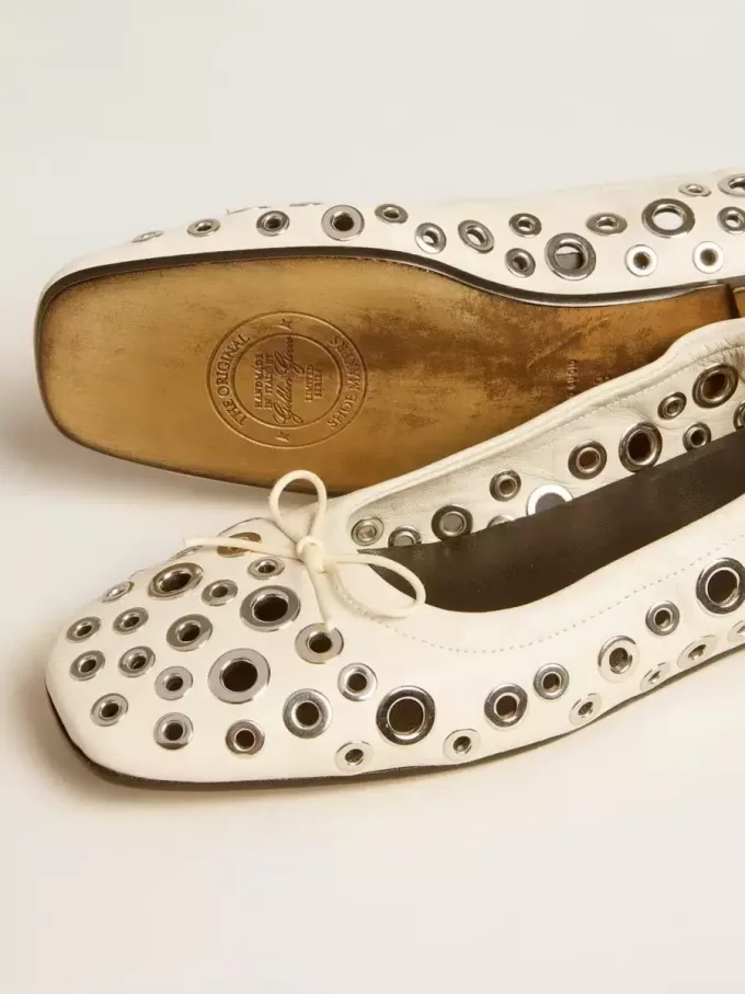 Ballerine Amy in nappa bianca con borchie color argento
