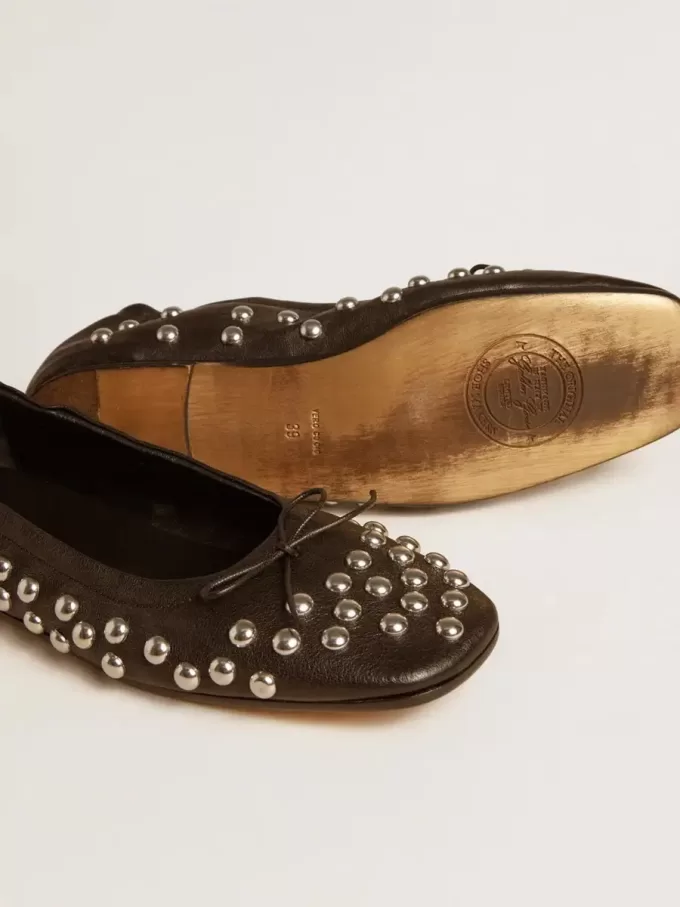 Ballerine Amy in nappa nera con borchie color argento