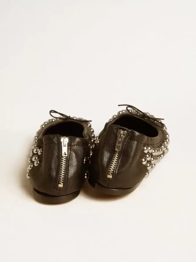 Ballerine Amy in nappa nera con borchie color argento