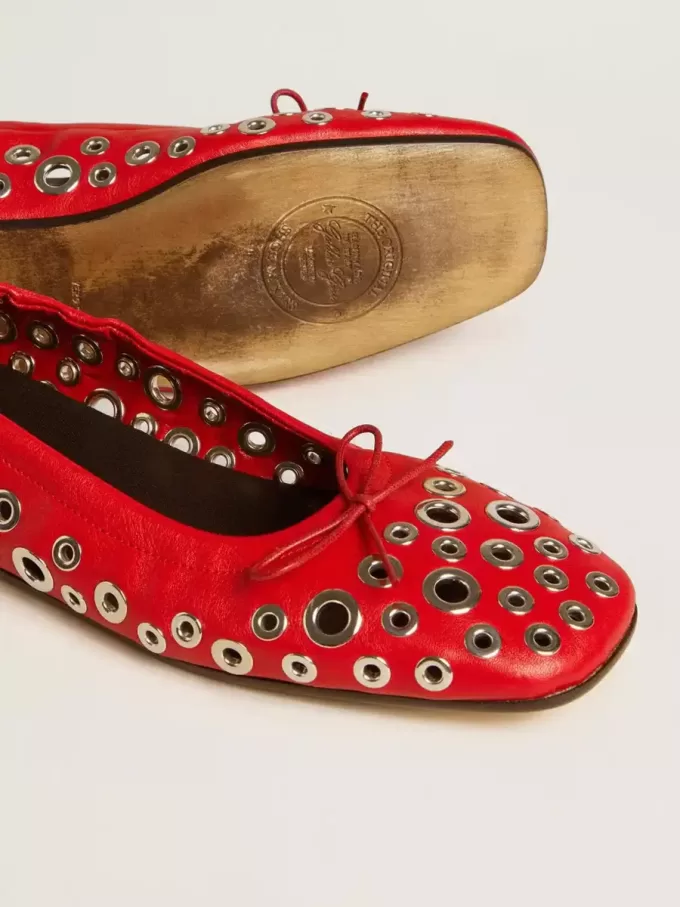 Ballerine Amy in pelle nappa rossa con borchie color argento