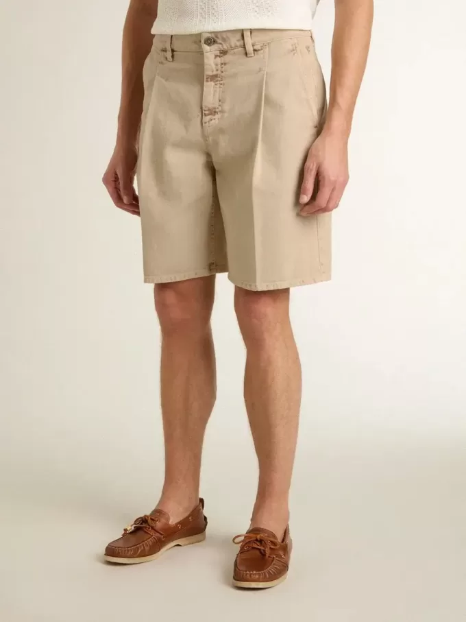 Bermuda da uomo in denim beige con finitura effetto vissuto