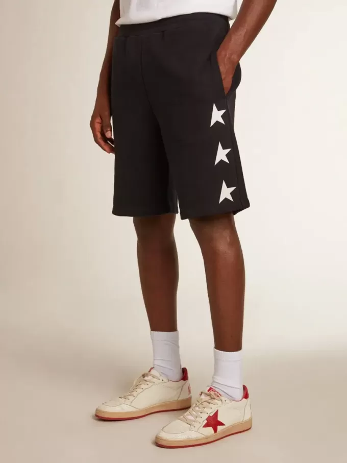 Bermuda da uomo neri con stelle bianche Bermuda da uomo neri con stelle bianche