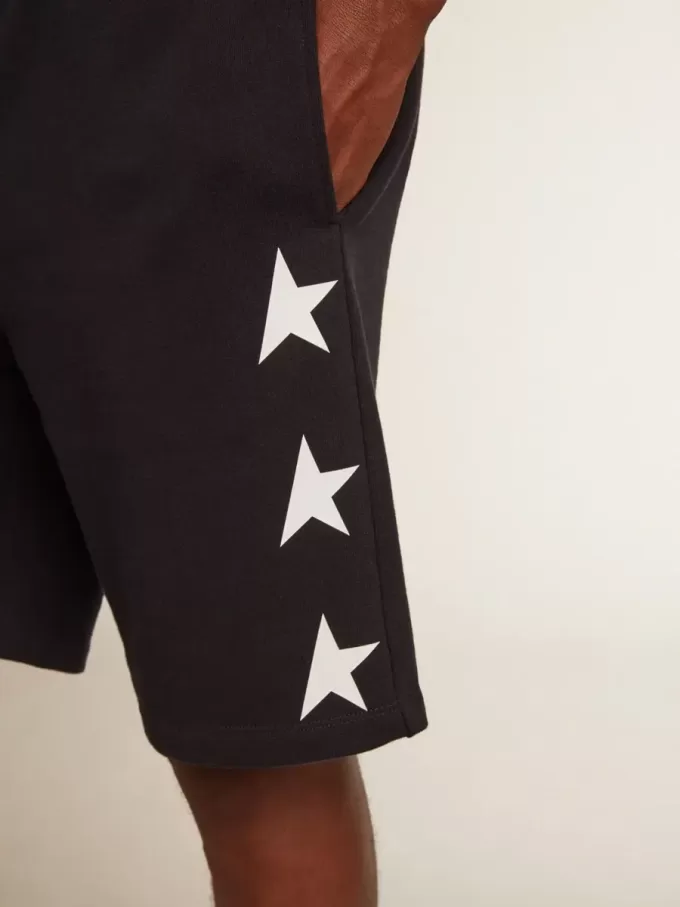 Bermuda da uomo neri con stelle bianche Bermuda da uomo neri con stelle bianche