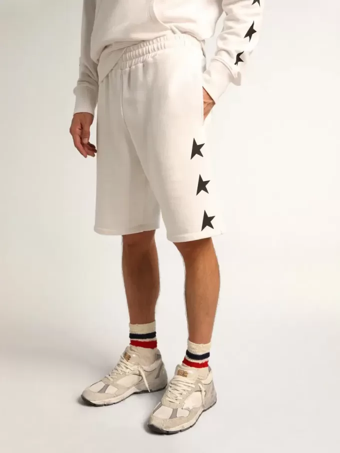 Bermuda da uomo vintage bianchi con stelle nere a contrasto Bermuda da uomo vintage bianchi con stelle nere a contrasto