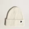 Berretto in cotone bianco sporco con stella nera a contrasto