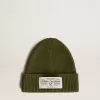 Berretto in cotone verde militare con etichetta applicata sul davanti Berretto in cotone verde militare con etichetta applicata sul davanti