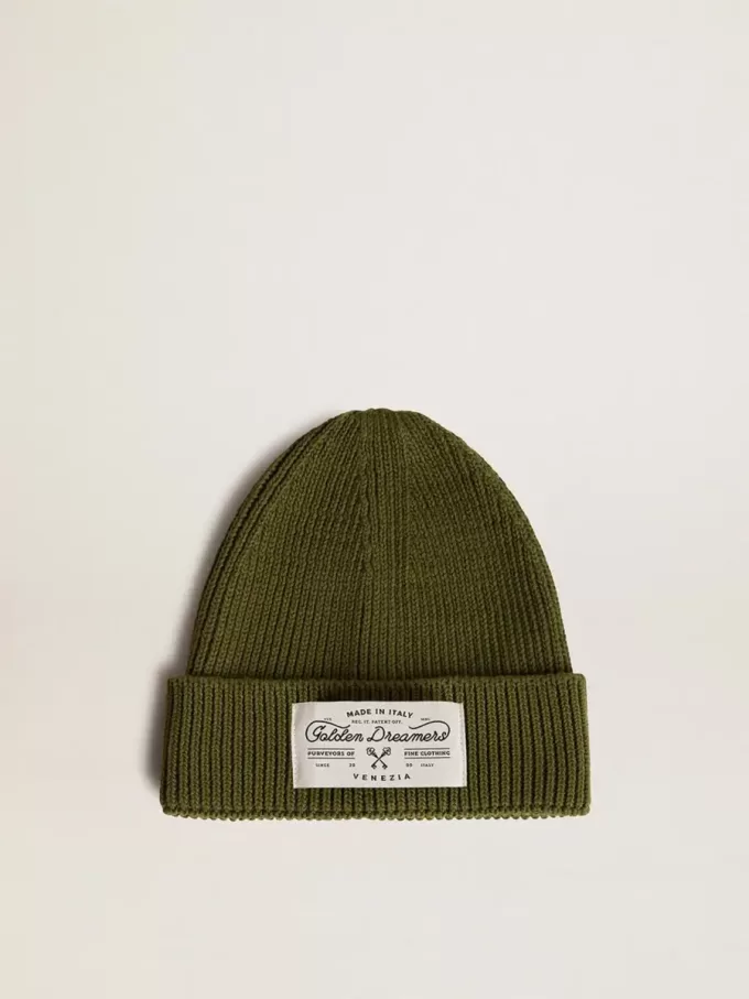 Berretto in cotone verde militare con etichetta applicata sul davanti Berretto in cotone verde militare con etichetta applicata sul davanti