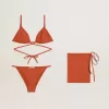 Bikini da donna in jersey a costine rosso mattone con lacci e dettagli dorati