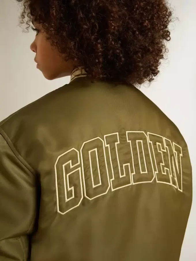 Bomber da bambino in nylon verde militare con scritta sul retro