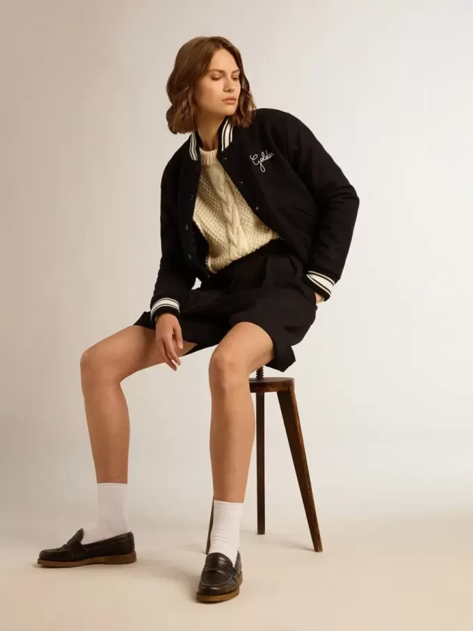 Bomber da donna in lana blu scuro con dettagli bianchi Bomber da donna in lana blu scuro con dettagli bianchi
