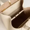 Borsa 24/7 North South in pelle color burro con manici regolabili