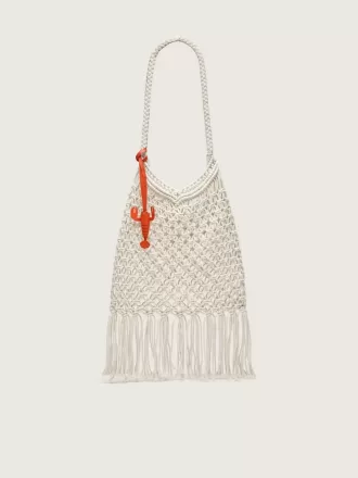 Borsa da donna in macramè di cotone color burro con charm a forma di aragosta in pelle