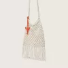 Borsa da donna in macramè di cotone color burro con charm a forma di aragosta in pelle Borsa da donna in macramè di cotone color burro con charm a forma di aragosta in pelle