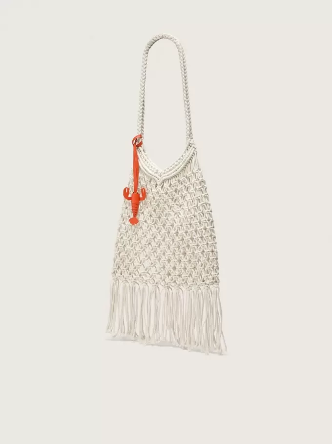 Borsa da donna in macramè di cotone color burro con charm a forma di aragosta in pelle Borsa da donna in macramè di cotone color burro con charm a forma di aragosta in pelle