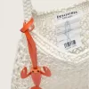Borsa da donna in macramè di cotone color burro con charm a forma di aragosta in pelle Borsa da donna in macramè di cotone color burro con charm a forma di aragosta in pelle