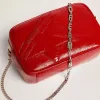 Borsa Mini Star da donna in pelle verniciata rossa con stella tono su tono Borsa Mini Star da donna in pelle verniciata rossa con stella tono su tono