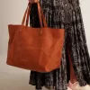 Borsa Pasadena in pelle martellata lucida color cuoio con logo dorato sul davanti Borsa Pasadena in pelle martellata lucida color cuoio con logo dorato sul davanti