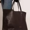 Borsa Pasadena in pelle martellata nera con logo dorato sul davanti Borsa Pasadena in pelle martellata nera con logo dorato sul davanti