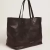 Borsa Pasadena in pelle martellata nera con logo dorato sul davanti Borsa Pasadena in pelle martellata nera con logo dorato sul davanti