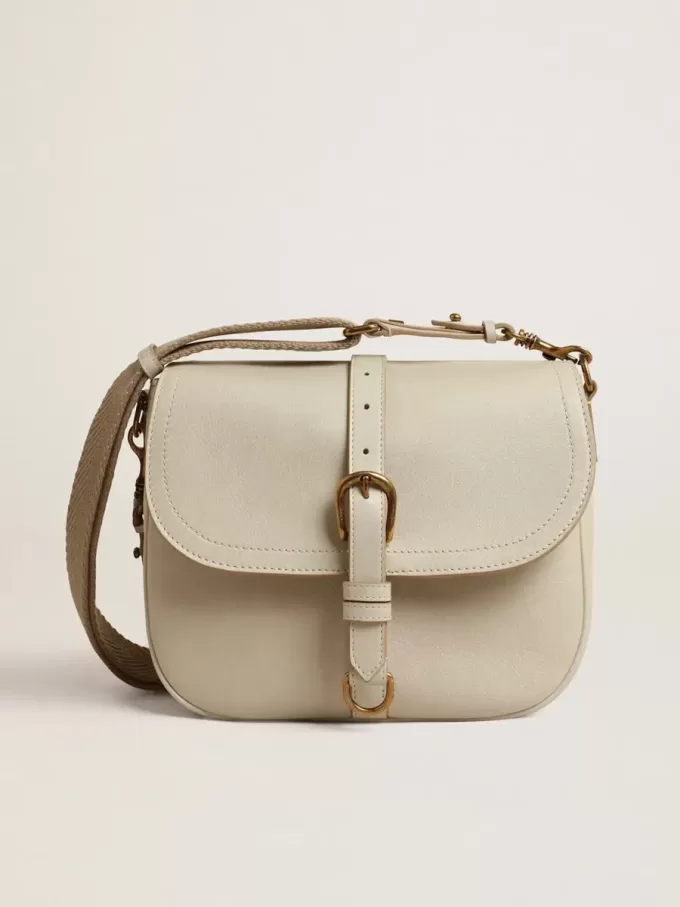 Borsa Sally media in pelle porcellana con fibbia e tracolla a contrasto Borsa Sally media in pelle porcellana con fibbia e tracolla a contrasto