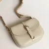 Borsa Sally media in pelle porcellana con fibbia e tracolla a contrasto Borsa Sally media in pelle porcellana con fibbia e tracolla a contrasto