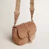 Borsa Sally media in pelle scamosciata color cenere con fibbia e tracolla a contrasto Borsa Sally media in pelle scamosciata color cenere con fibbia e tracolla a contrasto